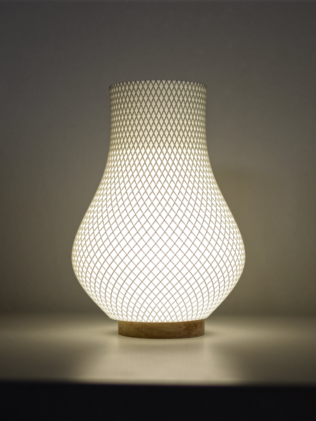 Ornēva Lattice Glow Lamp – Warm Ambient Table Light