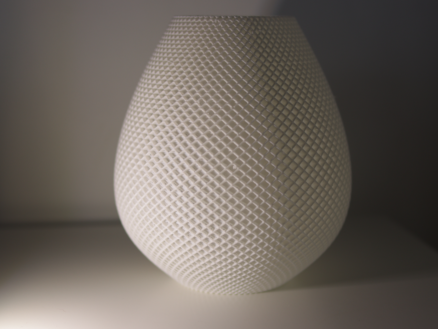 Ornēva Pebble Glow Lamp – Warm Ambient Table Light